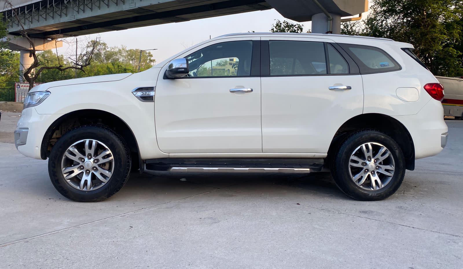 FORD ENDEAVOUR 2018